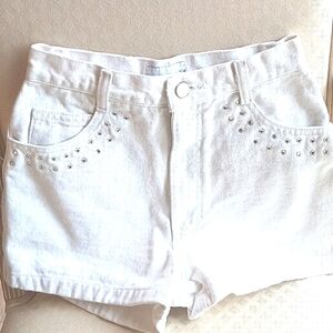 Vintage Women's denim shorts. WHITE/  brand- "david david" sz 4,  New..